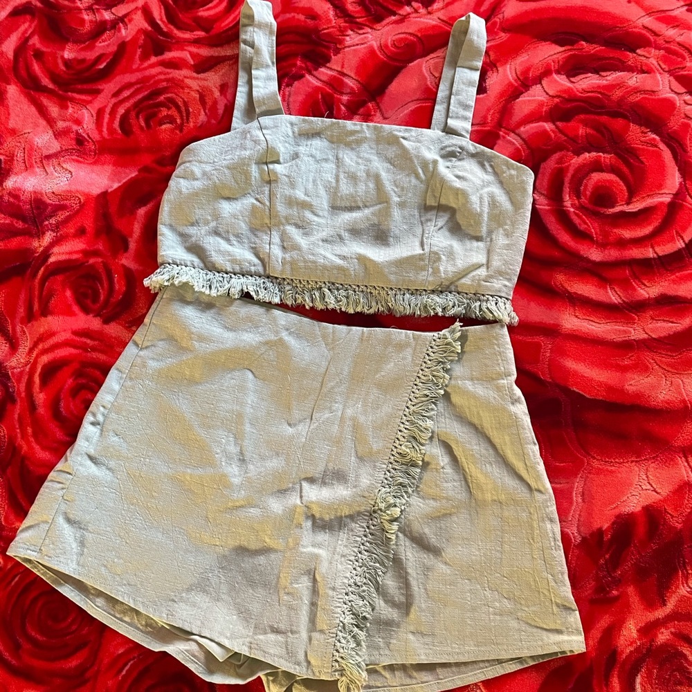Green 2 piece outfit